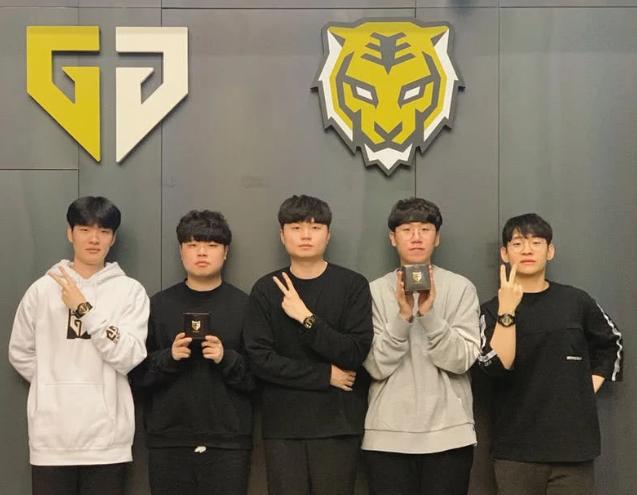 国际足球的 国际足球的