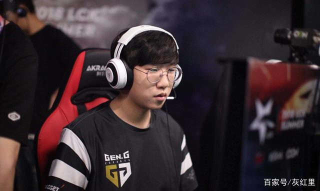 是充满了悬 是充满了悬